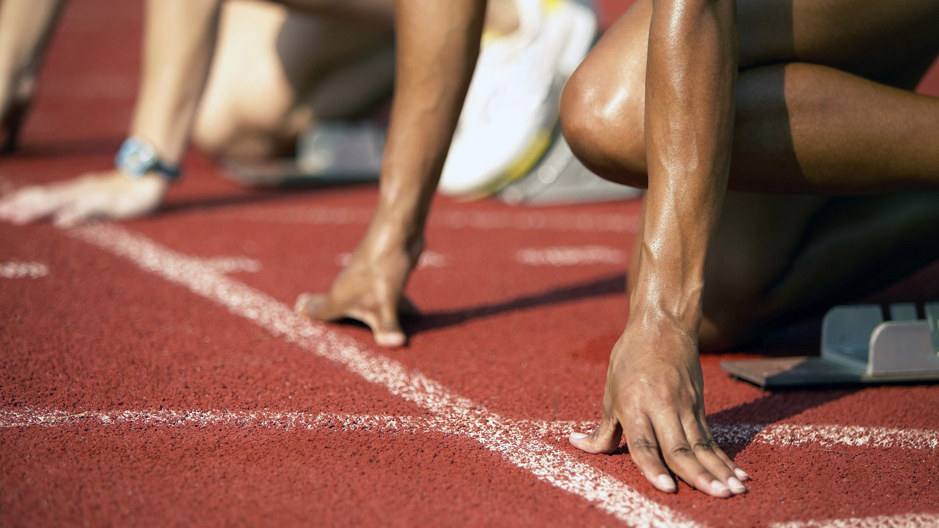 纳达尔关键破发点制胜 鏖战五盘逆转晋级法网四强