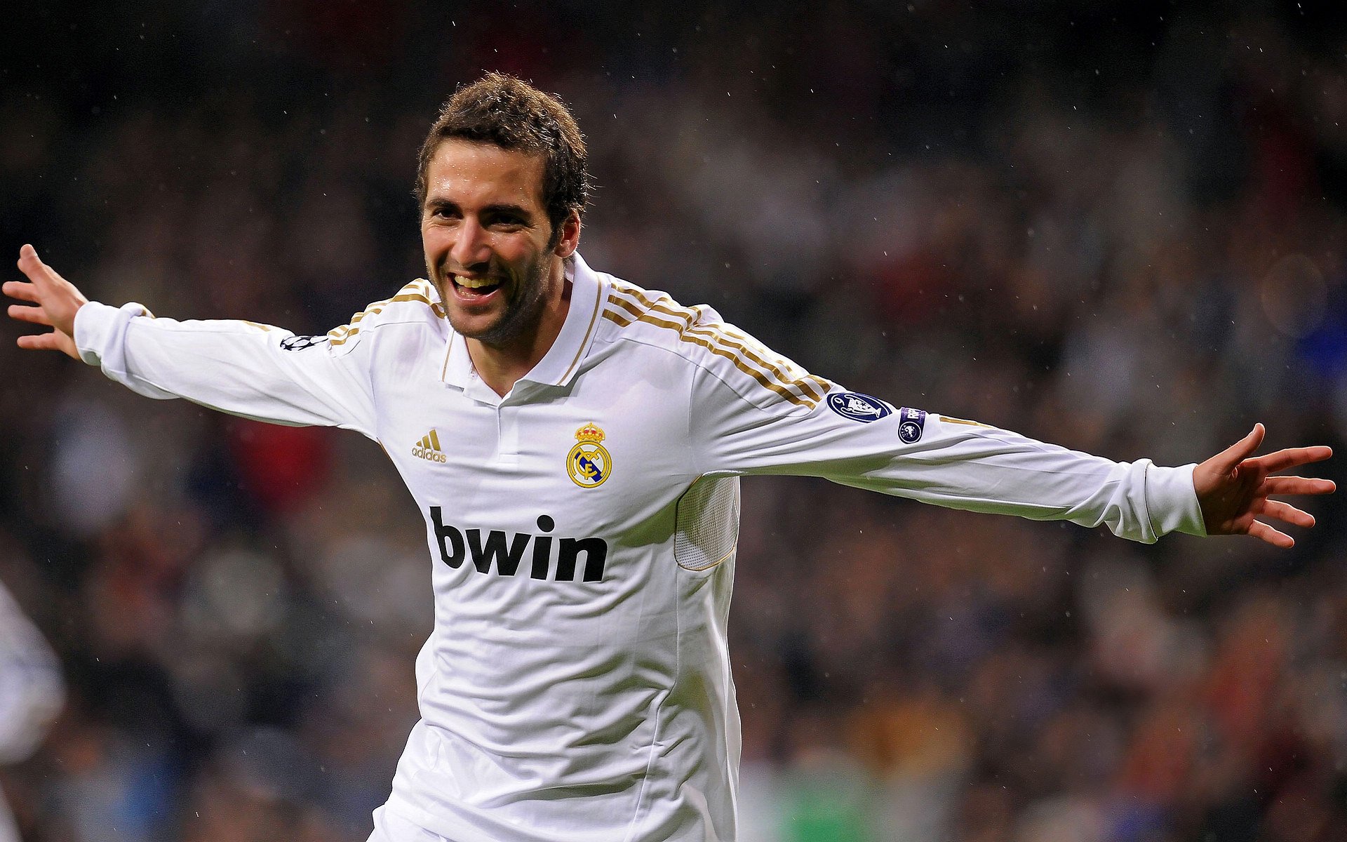 梅西第八次荣膺金球奖 阿根廷巨星再创足坛历史